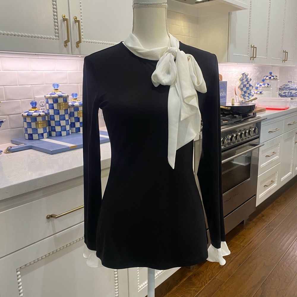NWT White House Black Market Black long sleeve size Small